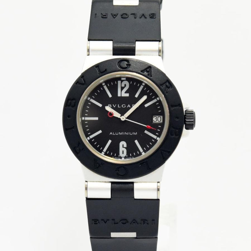 VINTAGE WATCHES FASHIONのブルガリ アルミニウム腕時計。ブラックの文字盤とラバーベルトが特徴的なスポーティーで洗練されたデザイン。