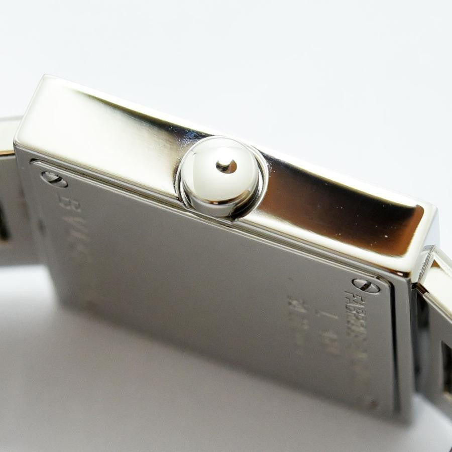 VINTAGE WATCHES FASHION ブルガリのシルバー製スクエアフェイスウォッチ。ステンレススチール製でモダンなデザイン。
