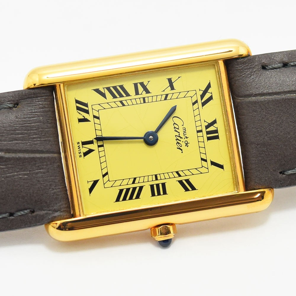 VINTAGE WATCHES FASHION カルティエ タンク レディース 腕時計。イエローフェイス、ローマ数字インデックス、ゴールドトーンケース、グレーアリゲーターレザーストラップ。