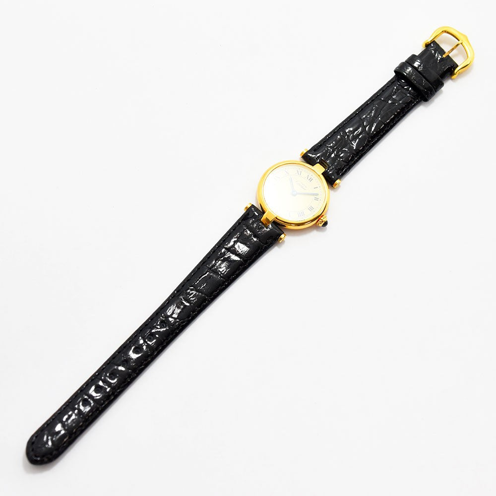 VINTAGE WATCHES FASHIONのゴールドカラーケース、クリーム文字盤、ローマ数字インデックスのカルティエ ヴァンティアンSM。ブラックのクロコダイル調レザーベルト。
