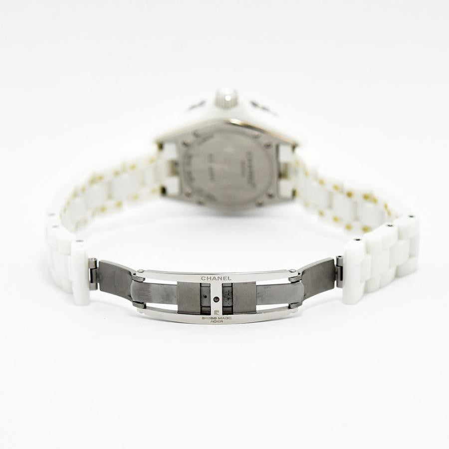 VINTAGE WATCHES FASHIONのCHANEL J12ホワイトセラミックウォッチ、バックル部分の背面ビュー