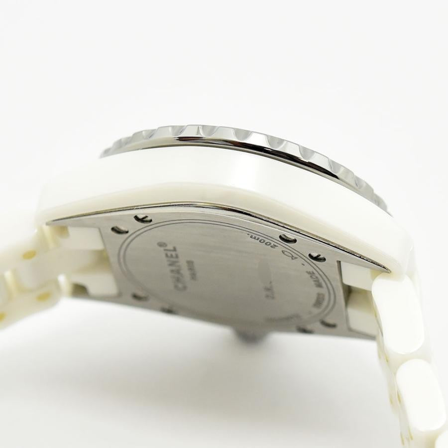VINTAGE WATCHES FASHIONのCHANEL J12ホワイトセラミックウォッチの裏蓋とケース側面
