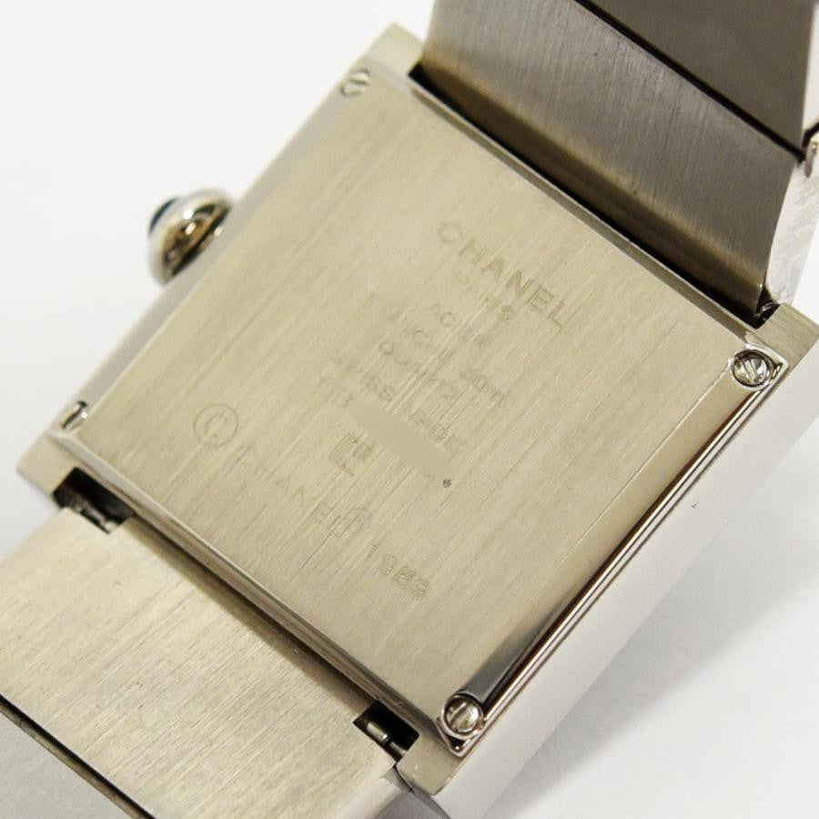 VINTAGE WATCHES FASHION シャネル レディース スクエアフェイス クォーツ 腕時計。シルバーメタルブレスレットとブラックフェイス。スイス製。