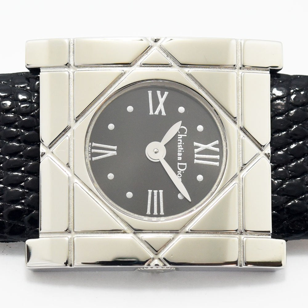 VINTAGE WATCHES FASHIONのChristian Diorレディース腕時計。カナージュ模様のスクエアケースとブラックの文字盤、レザーベルトが特徴のエレガントなデザイン。