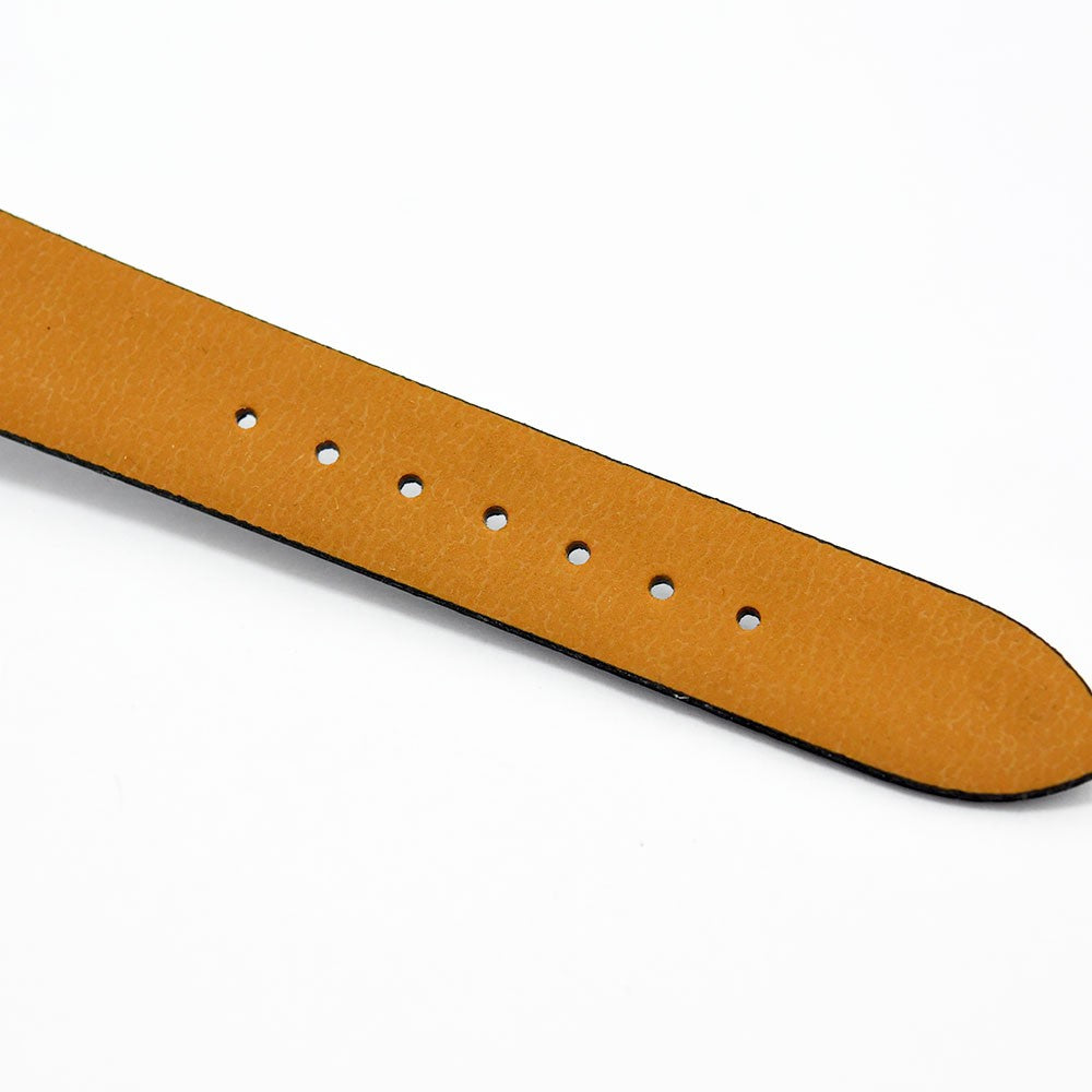 VINTAGE WATCHES FASHIONのChristian Dior腕時計用、裏面がタンカラーの滑らかなレザーベルトのディテール