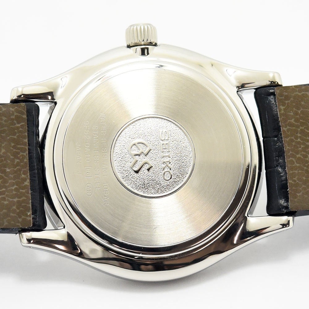 VINTAGE WATCHES FASHIONのグランドセイコー腕時計の裏蓋。ステンレススチール製ケースとブラックレザーベルトの詳細。
