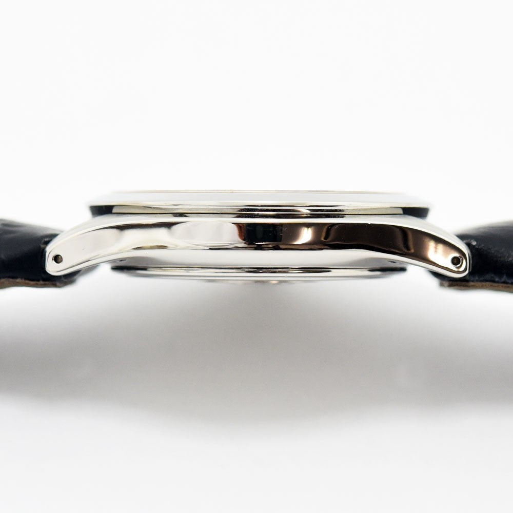 VINTAGE WATCHES FASHIONのグランドセイコーの腕時計。ステンレススチールケースの側面とブラックレザーベルトのディテール。