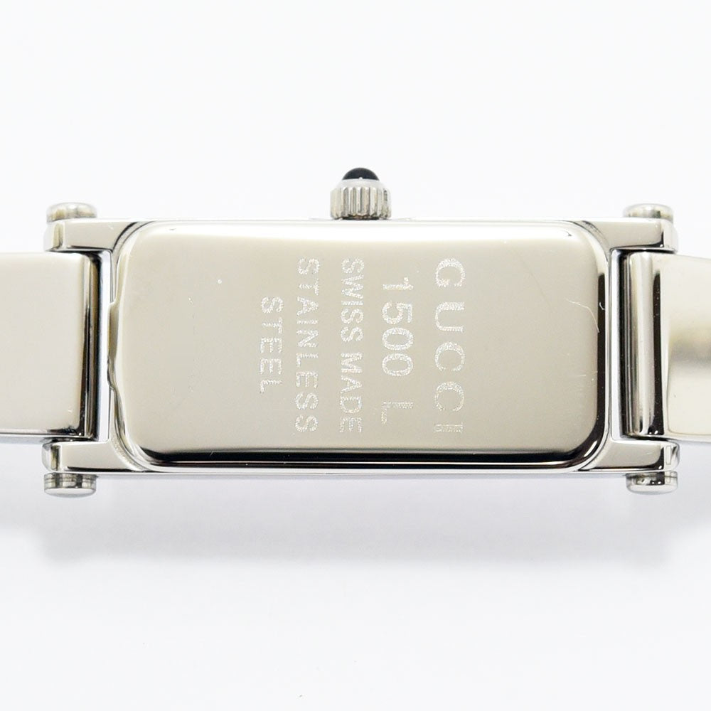 VINTAGE WATCHES FASHIONのGUCCI 1500Lレディース腕時計の裏蓋。ステンレススチール製の長方形ケースと刻印が確認できる詳細画像。