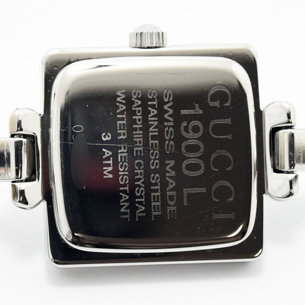 VINTAGE WATCHES FASHIONのGUCCI 1900Lレディース腕時計の裏蓋。ステンレススチール製スクエアケースの刻印詳細