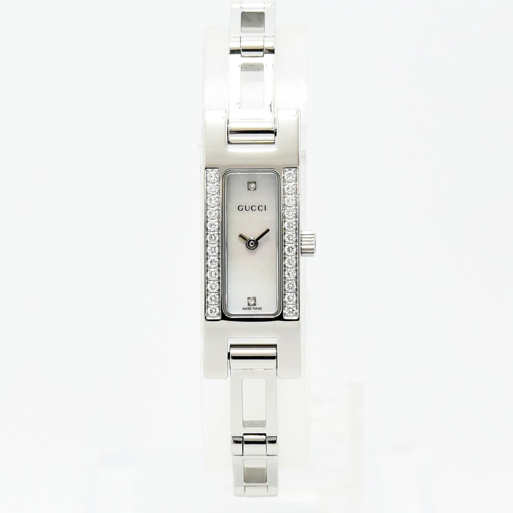 VINTAGE WATCHES FASHIONのGUCCI 3900Lレディース腕時計。ダイヤモンドが輝く長方形のステンレスケースとマザーオブパールの文字盤が特徴。