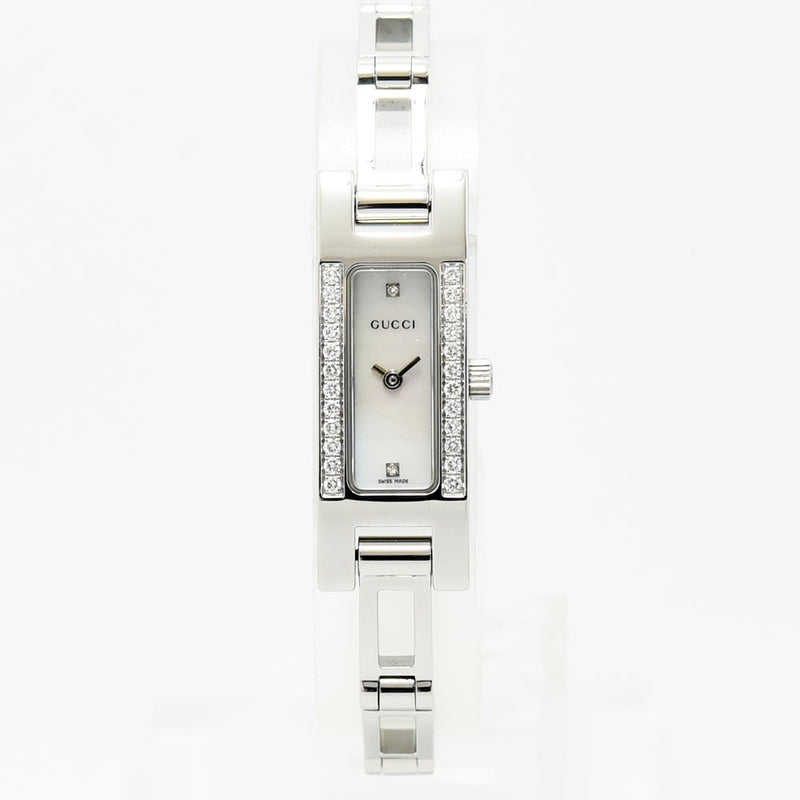 VINTAGE WATCHES FASHIONのGUCCI 3900Lレディース腕時計。ダイヤモンドが輝く長方形のステンレスケースとマザーオブパールの文字盤が特徴。