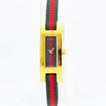 VINTAGE WATCHES FASHIONのGUCCI 3900Lレディース腕時計。ゴールドの長方形ケースにウェブストライプの文字盤とストラップが特徴的なスイス製クォーツ時計。