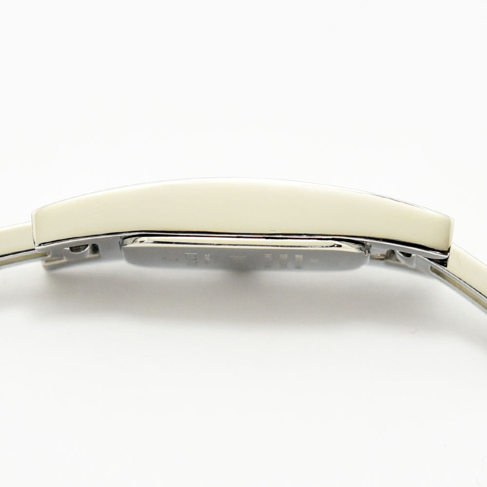 VINTAGE WATCHES FASHIONのGUCCI 3900Lレディース腕時計。スリムなステンレススチール製レクタングルケースの側面。