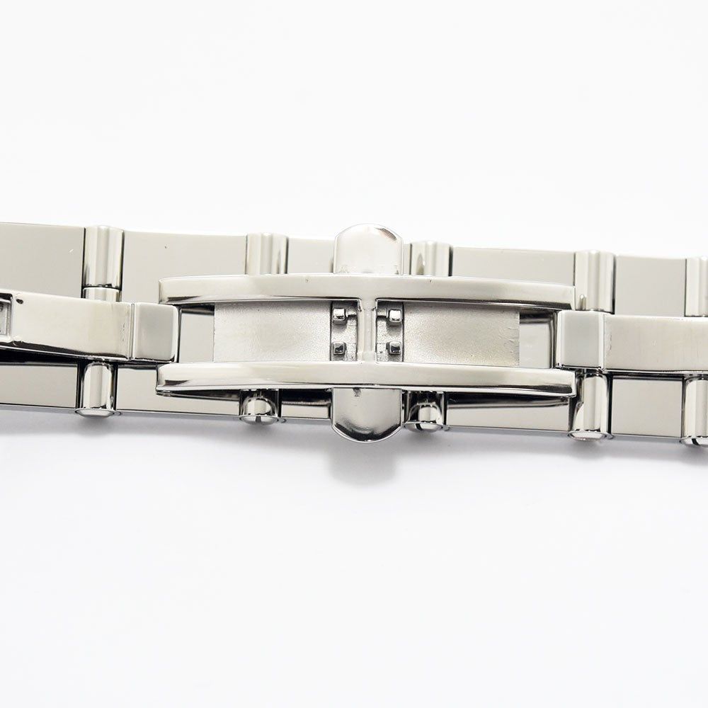 VINTAGE WATCHES FASHIONのGUCCI 600Lレディースウォッチのステンレススチール製ブレスレットとバックル部分のクローズアップ