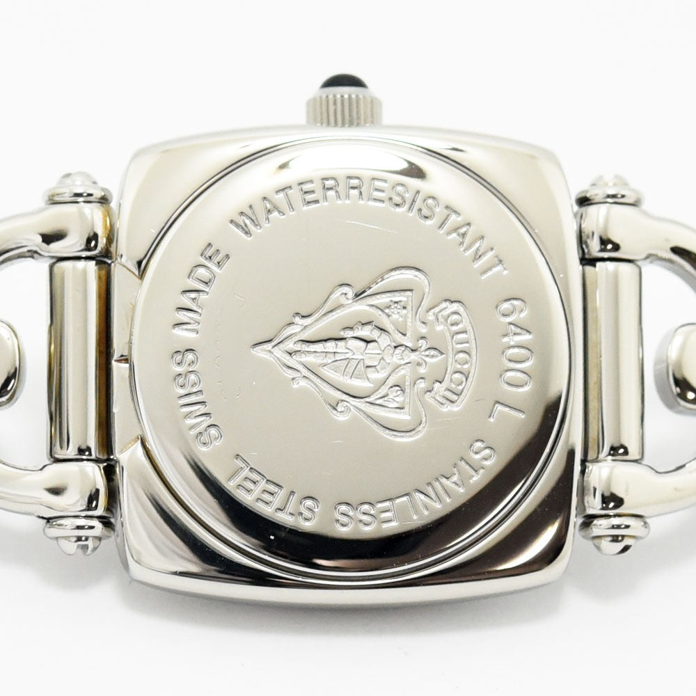 VINTAGE WATCHES FASHIONのGUCCI 6400Lレディース腕時計の裏蓋。ステンレススチール製でブランドロゴと刻印が施されたケースバック。