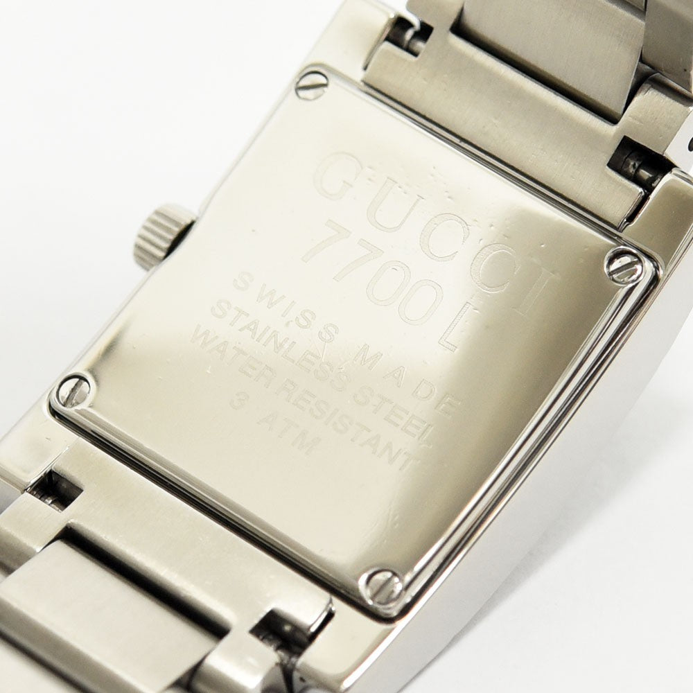VINTAGE WATCHES FASHIONのGUCCI 7700Lレディース腕時計、ステンレススチール製スクエアケースの裏蓋詳細