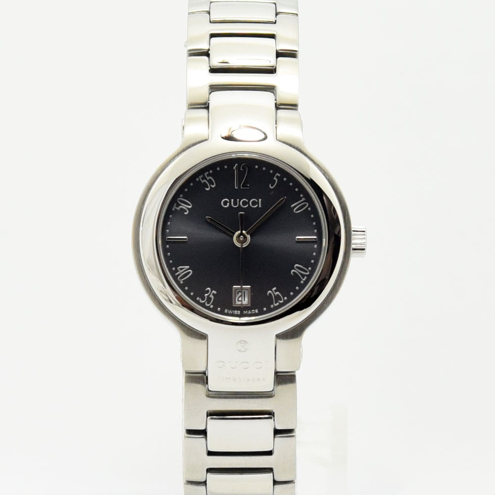 VINTAGE WATCHES FASHIONのGUCCI 8900Lレディース腕時計。ブラック文字盤にシルバーのステンレススチール製ケースとブレスレットが特徴。
