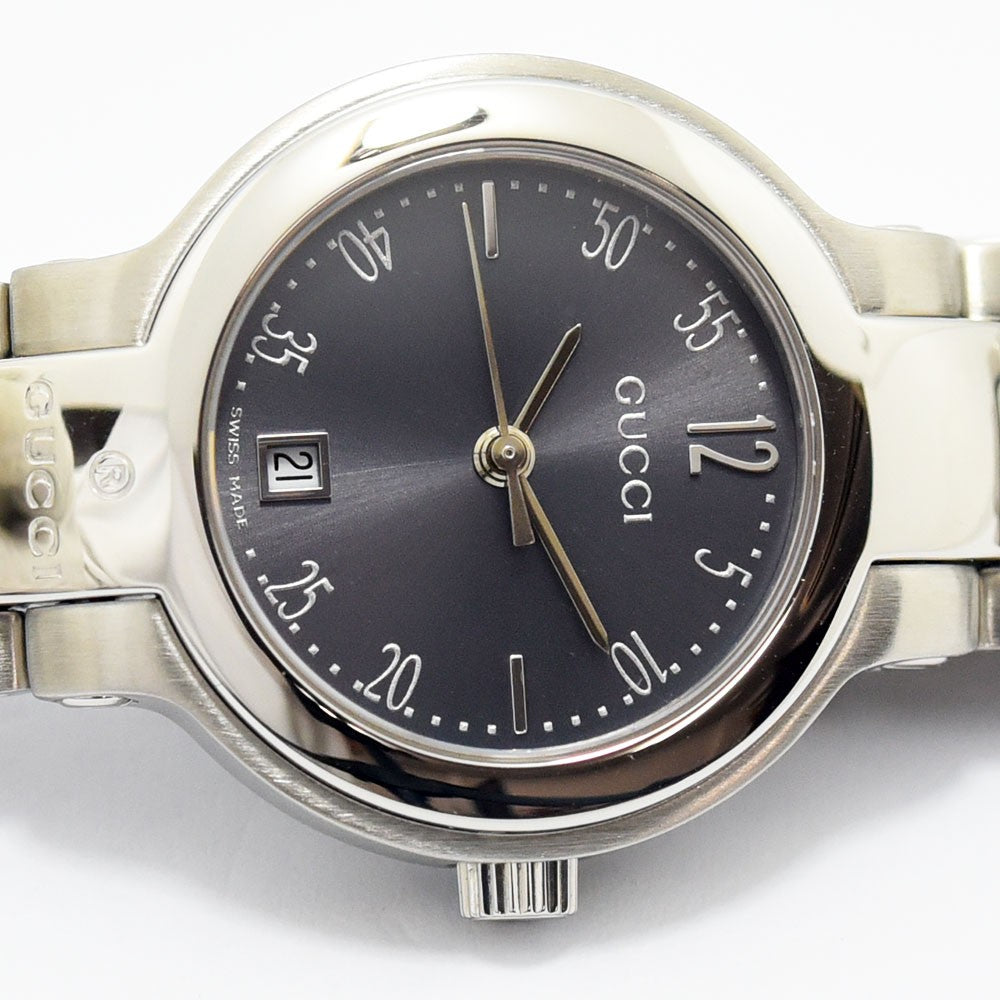 VINTAGE WATCHES FASHIONのGUCCI 8900Lレディース腕時計。ブラック文字盤とシルバーのステンレススチール製ケースが特徴。