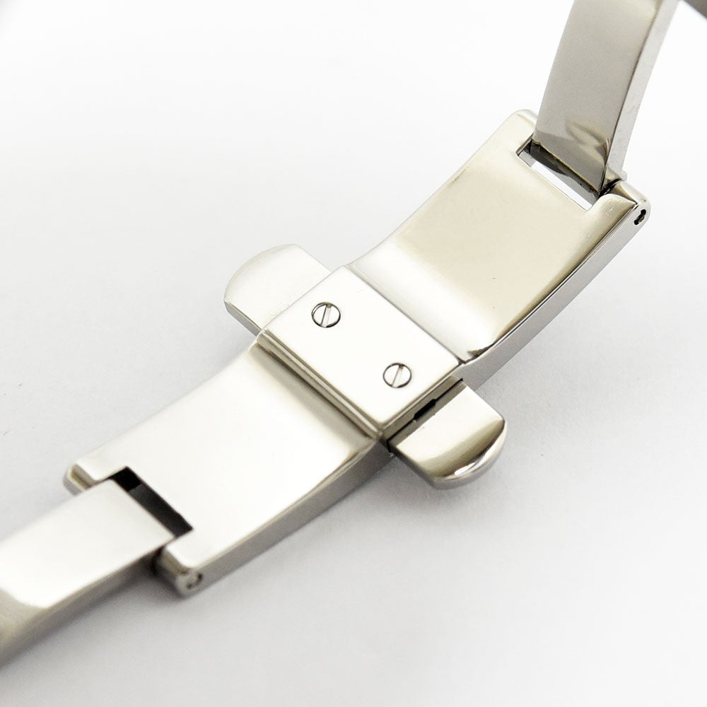 VINTAGE WATCHES FASHIONのGUCCI 8900M腕時計に使用されているステンレススチール製三つ折れ式バックル