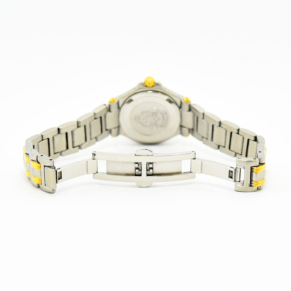 VINTAGE WATCHES FASHIONのGUCCIレディース腕時計9040L、シルバーとゴールドのコンビカラーのステンレス製ブレスレットの背面図
