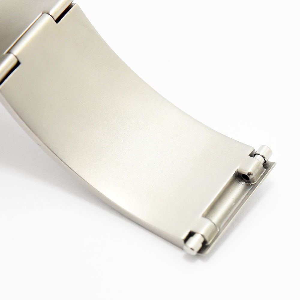 VINTAGE WATCHES FASHIONのGUCCI 2400Lレディース腕時計、滑らかなシルバーのステンレススチール製バングルブレスレット部分