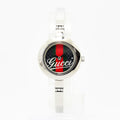 VINTAGE WATCHES FASHIONのGucciレディースバングルウォッチ。シルバーのステンレス製で、GGパターンとウェブストライプが特徴的な文字盤。