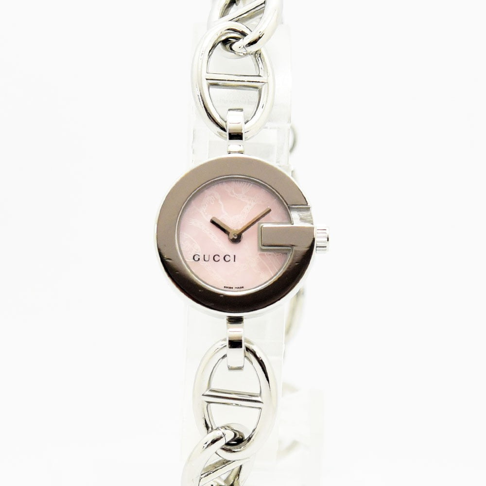 VINTAGE WATCHES FASHIONのGUCCIレディース腕時計。シルバーのステンレス製Gロゴケースとピンクの文字盤、チェーンブレスレットが特徴。