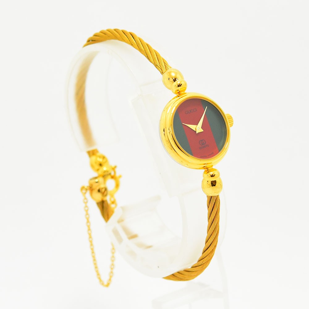 VINTAGE WATCHES FASHIONのゴールドトーンのワイヤーブレスレットとシェリーライン文字盤が特徴的なグッチのヴィンテージレディースウォッチ