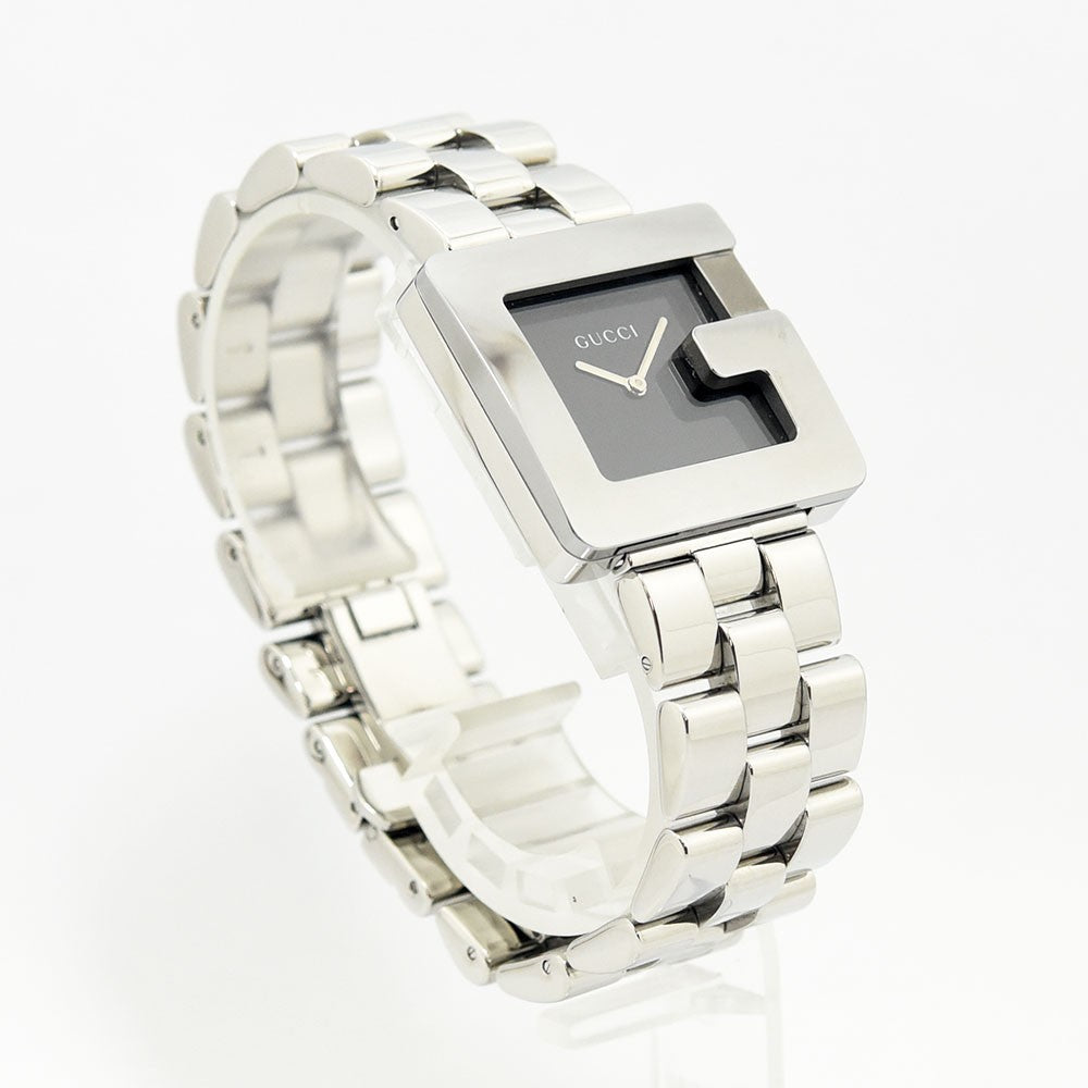VINTAGE WATCHES FASHIONのGUCCI 3600Mスクエアウォッチ。ブラック文字盤とGベゼルが特徴のステンレススチール製腕時計