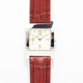 VINTAGE WATCHES FASHIONのGUCCIスクエア型腕時計。シルバーのステンレスケースとブラウンの型押しレザーベルトが特徴。