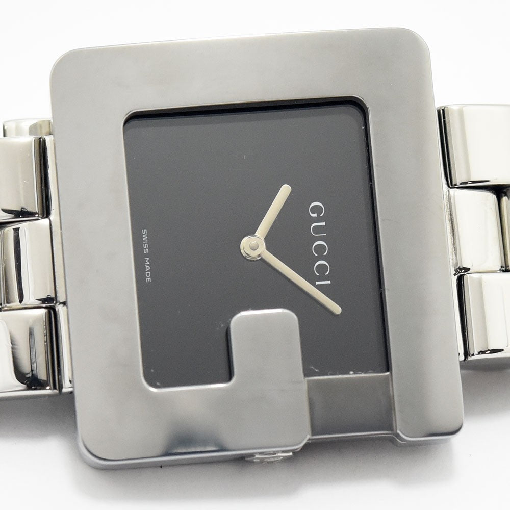 VINTAGE WATCHES FASHIONのGUCCI 3600Mスクエアウォッチ。Gベゼルが特徴的なブラック文字盤のステンレススチール製腕時計。