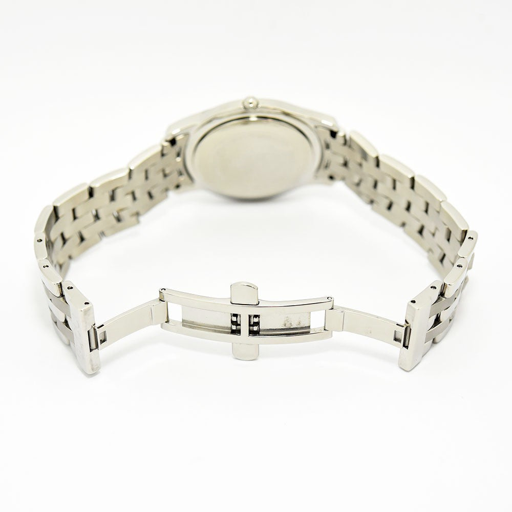 VINTAGE WATCHES FASHIONのGUCCI 5500Mシリーズ、シルバーのステンレススチール製ブレスレットの背面と留め具