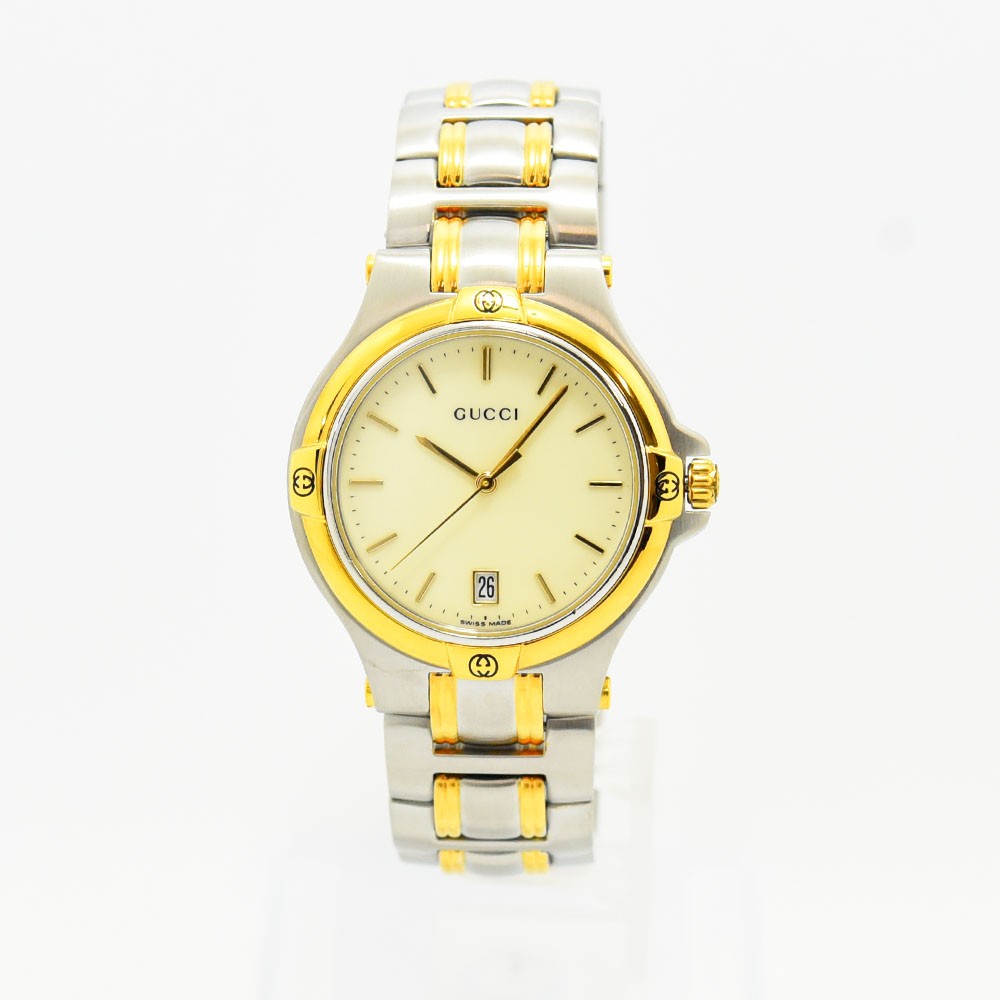 VINTAGE WATCHES FASHIONのGUCCIレディース腕時計。シルバーとゴールドのコンビカラー、ステンレススチール製、GGロゴ入り。