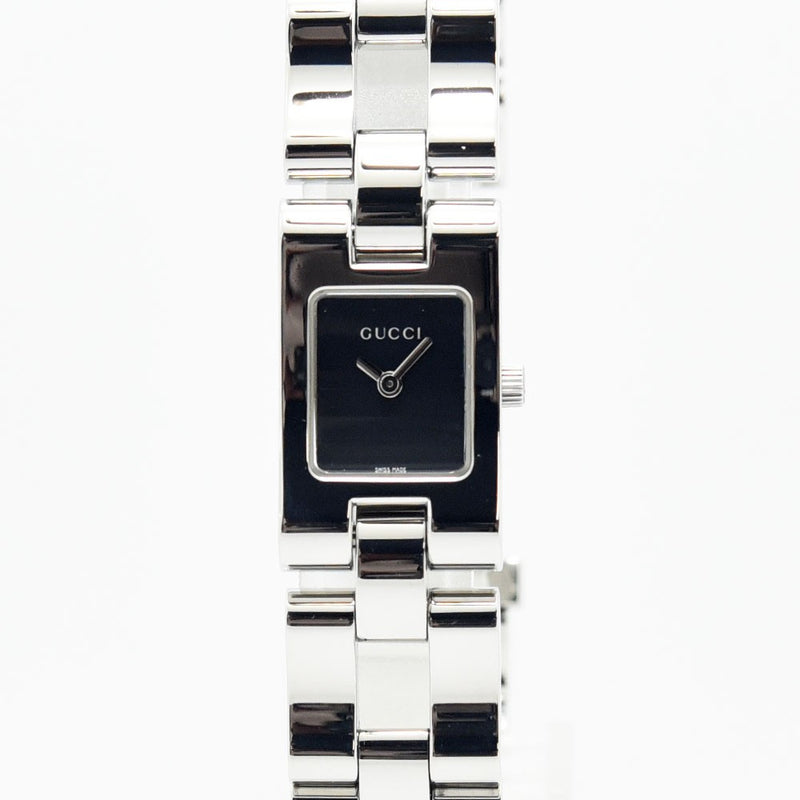 VINTAGE WATCHES FASHIONのGucci 2305Lレディース腕時計。シルバーのステンレススチール製ブレスレットとミニマルなブラック文字盤が特徴。