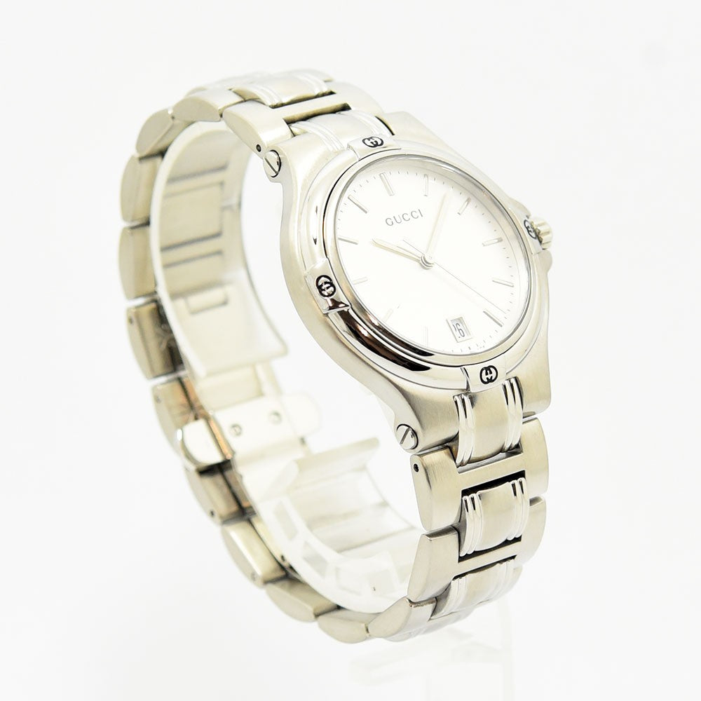 VINTAGE WATCHES FASHIONのシルバーカラーのステンレススチール製Gucciアナログ腕時計、日付表示付き