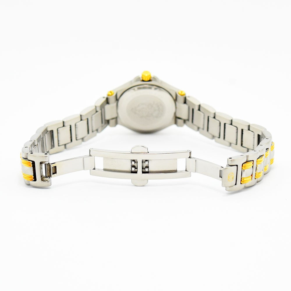 VINTAGE WATCHES FASHIONのGucciレディース腕時計9040L、シルバーとゴールドのステンレススチール製ブレスレットの背面と留め具