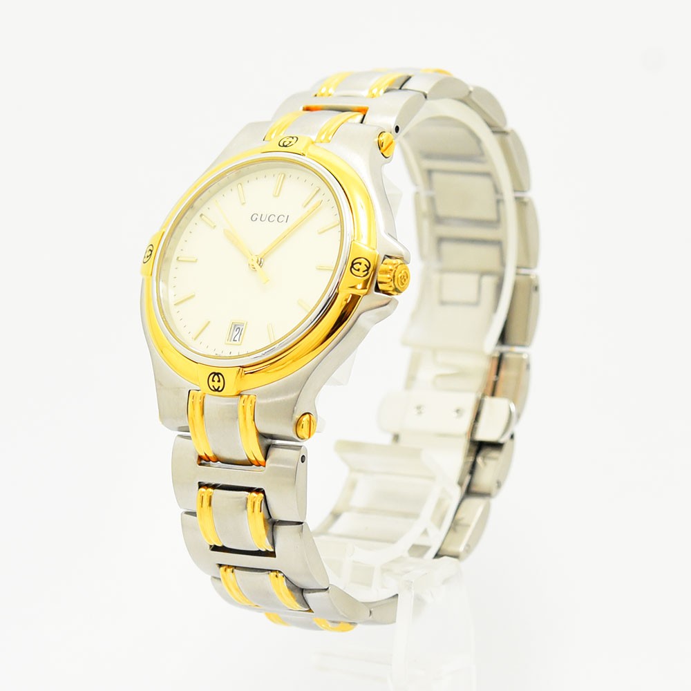 VINTAGE WATCHES FASHIONのGUCCIレディース腕時計。シルバーとゴールドのコンビカラー、ステンレススチール製、GGロゴ入り。