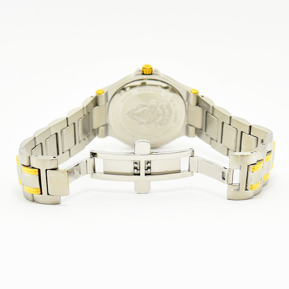 VINTAGE WATCHES FASHIONのGUCCIヴィンテージ腕時計。シルバーとゴールドのコンビカラーのステンレススチール製ブレスレットとバックル。