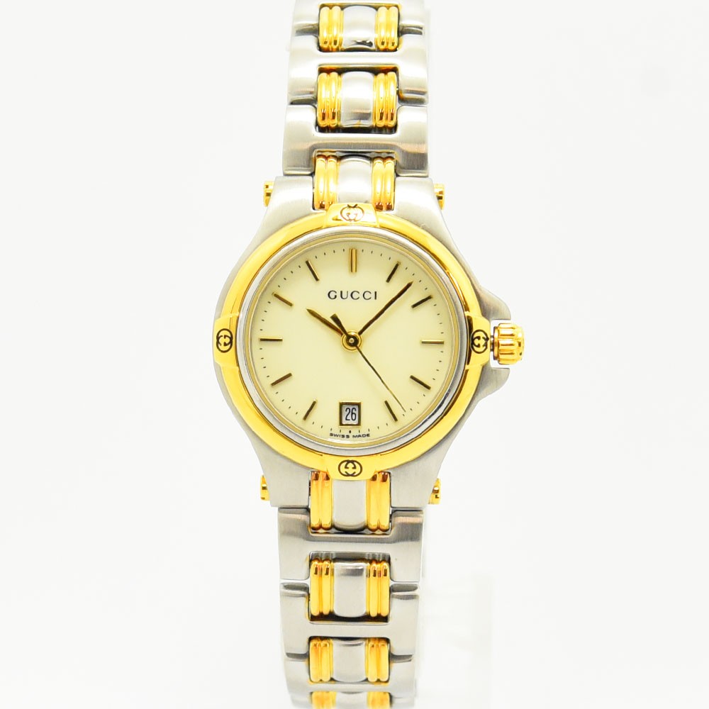 VINTAGE WATCHES FASHIONのGucciレディース腕時計。シルバーとゴールドのコンビカラーが美しいステンレス製9040Lモデル。