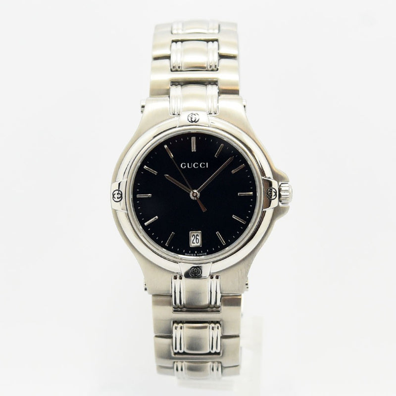 VINTAGE WATCHES FASHIONのブラック文字盤とステンレススチール製ブレスレットが特徴的なGUCCIのアナログ腕時計