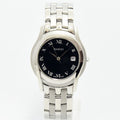 VINTAGE WATCHES FASHIONのGUCCI 5500M腕時計。シルバーのステンレス製ブレスレットとブラックのローマ数字文字盤、日付表示付き。