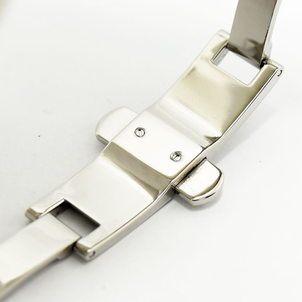 VINTAGE WATCHES FASHIONのGUCCI腕時計3600Jのステンレススチール製バックル部分のクローズアップ