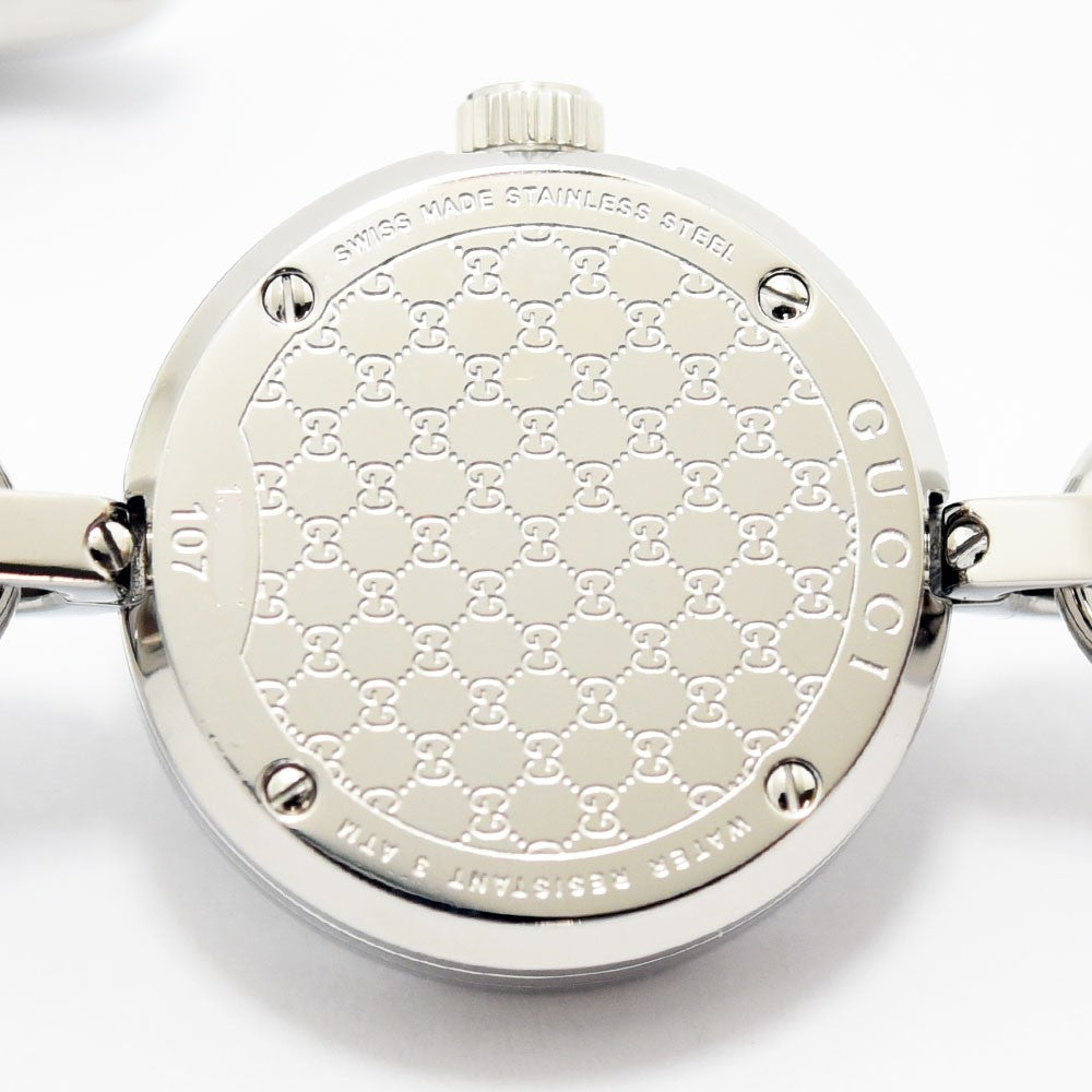 VINTAGE WATCHES FASHIONのGucciレディース腕時計の裏蓋。GGロゴが刻印されたシルバーのステンレススチール製ケース。