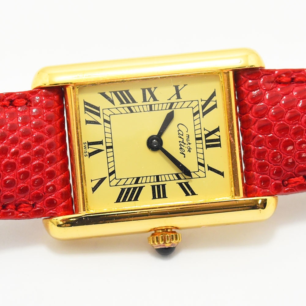VINTAGE WATCHES FASHION Must de Cartier Tank腕時計、ゴールドトーンケース、クリーム色の文字盤、ローマ数字、レッドレザーベルト