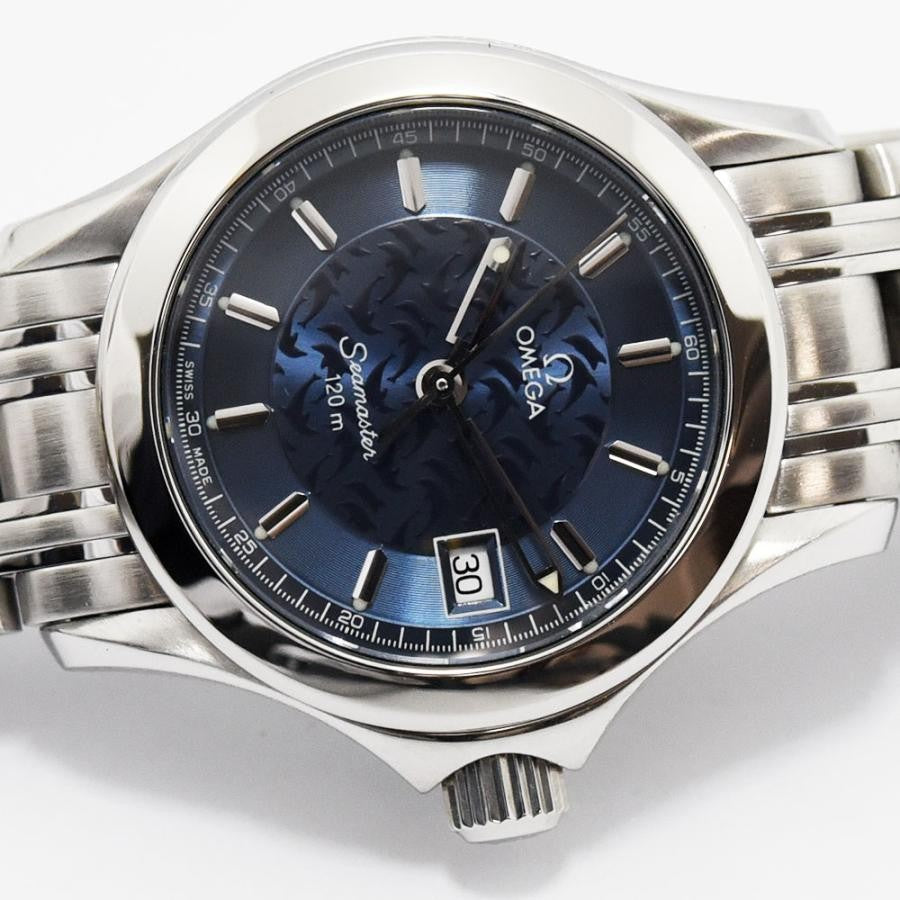 VINTAGE WATCHES FASHION オメガ シーマスター 120m ジャック・マイヨール 2000 腕時計。ブルーのグラデーション文字盤、ステンレススチール製。デイト表示付き。
