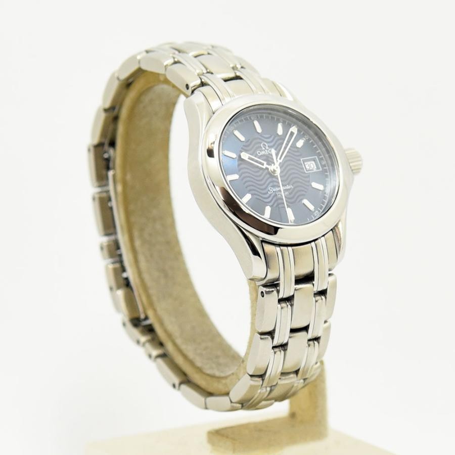 VINTAGE WATCHES FASHIONのOMEGAシーマスター120m。波模様のブルー文字盤とステンレススチール製ブレスレットが特徴の腕時計。