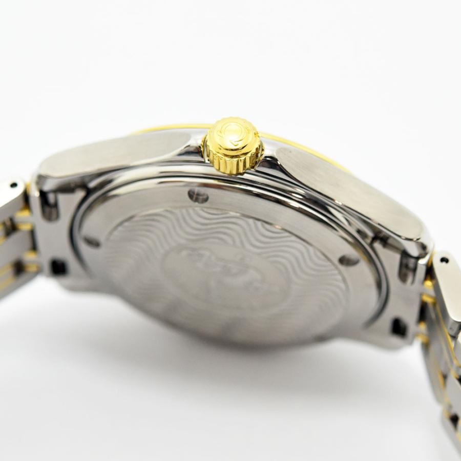 VINTAGE WATCHES FASHIONのOMEGAシーマスター120m、ステンレスとゴールドのコンビケースとリューズのクローズアップ