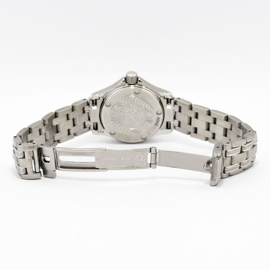 VINTAGE WATCHES FASHION オメガ シーマスター ジャック・マイヨール 2000 ステンレススチール製腕時計。裏蓋にモデル名と防水性能の刻印あり。