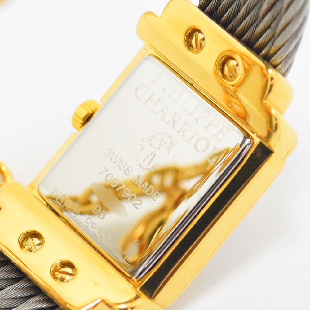VINTAGE WATCHES FASHIONのフィリップ・シャリオール製レディース腕時計の裏蓋。ゴールドケースとワイヤーケーブルブレスレットの接合部。