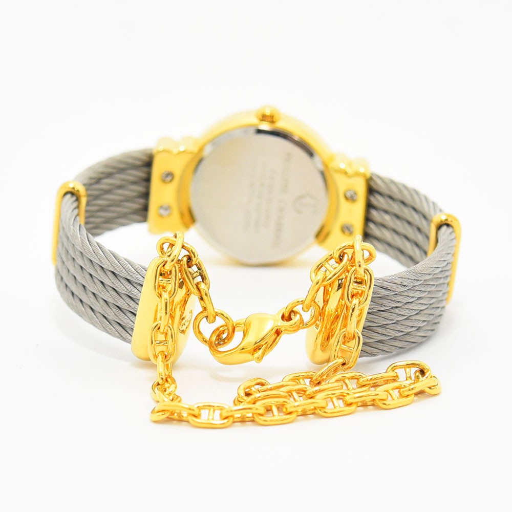 VINTAGE WATCHES FASHIONのPHILIPPE CHARRIOLレディース腕時計。特徴的なワイヤーケーブルブレスレットとゴールドのチェーンが輝くエレガントな背面デザイン。